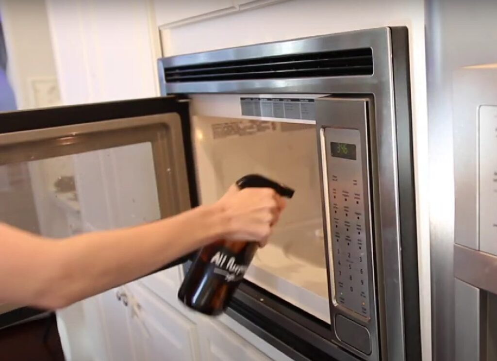 How to deep clean kitchen