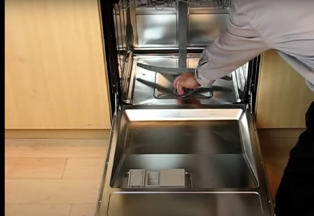 Is It Safe to Run Dishwasher in Cold Weather