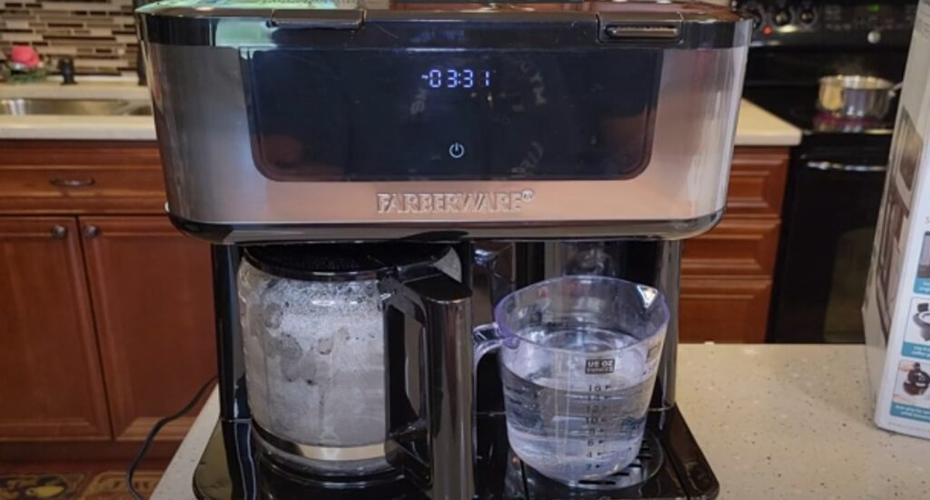 how to clean farberware coffee maker?